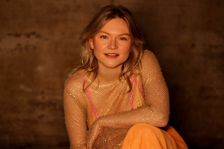 Shoulder-length photo of Saxophonist Tallulah